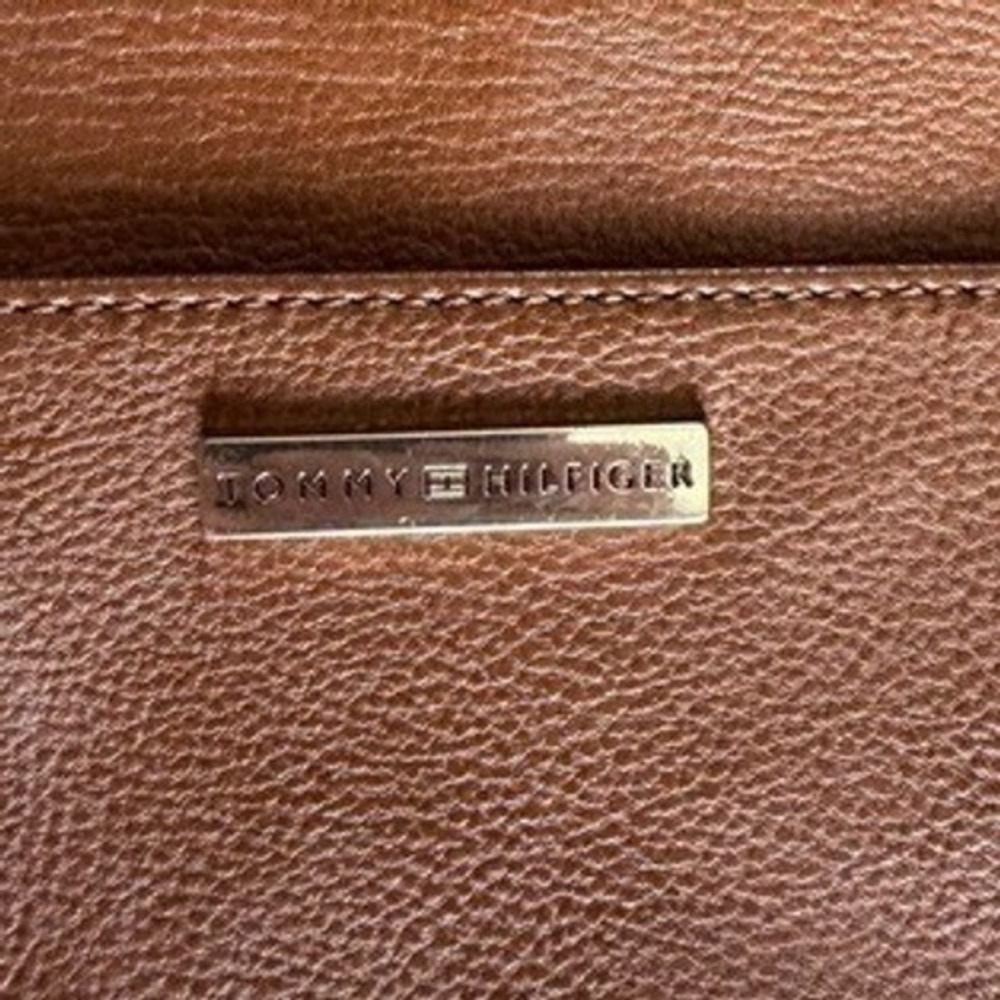 Tommy Hilfiger Tan Pebbled Faux Leather Crossbody Bag Gold Hardware Slim Purse - Picture 2 of 12